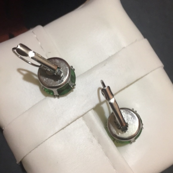 Beautiful earrings - Picture 3 of 4